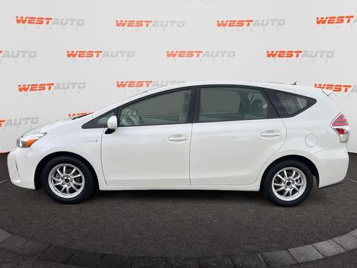 2015 Toyota Prius v Three