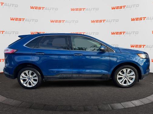 2022 Ford Edge Titanium