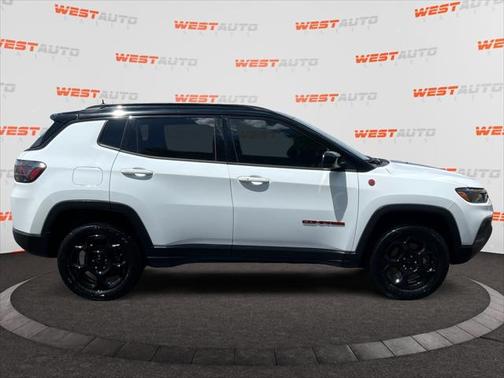 2023 Jeep Compass Trailhawk