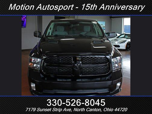 Brilliant Black Crystal Pearl Coat 2019 RAM 1500 Express