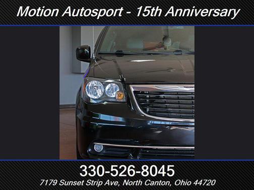 Brilliant Black Crystal Pearl Coat 2015 Chrysler Town & Country S