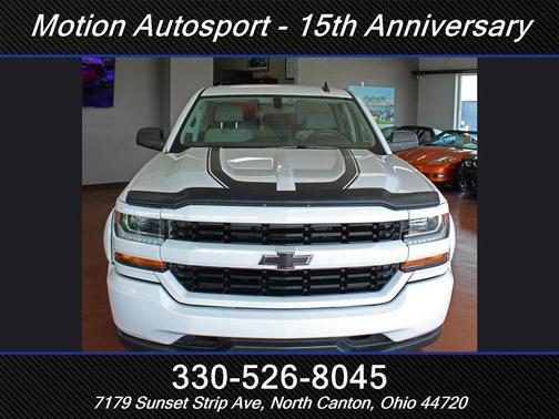 Summit White 2018 Chevrolet Silverado 1500 Custom