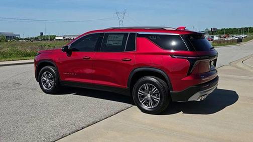 Radiant Red Tintcoat 2026 Chevrolet Traverse LT