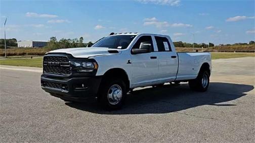 2023 RAM 3500 Tradesman Crew Cab 4x4 8' Box