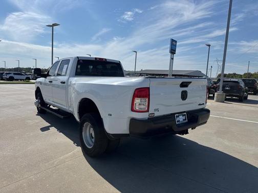 2023 RAM 3500 Tradesman Crew Cab 4x4 8' Box