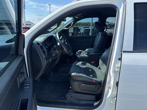 2023 RAM 3500 Tradesman Crew Cab 4x4 8' Box