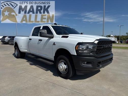 2023 RAM 3500 Tradesman Crew Cab 4x4 8' Box