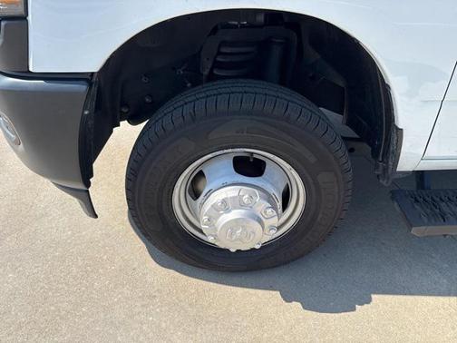 2023 RAM 3500 Tradesman Crew Cab 4x4 8' Box