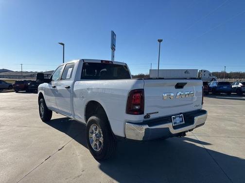 2025 RAM 2500 Big Horn Crew Cab 4x4 6'4' Box
