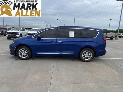 Ocean Blue Metallic 2020 Chrysler Pacifica Touring L