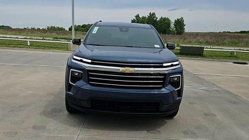 Lakeshore Blue Metallic 2026 Chevrolet Traverse LT