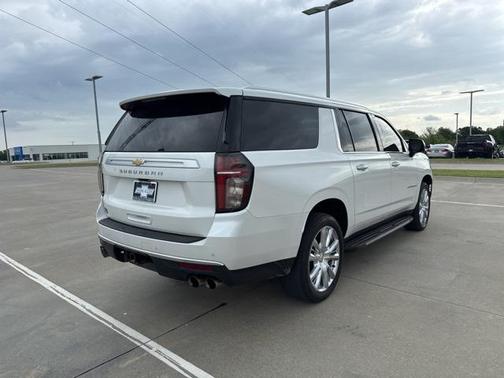 2022 Chevrolet Suburban 4WD High Country