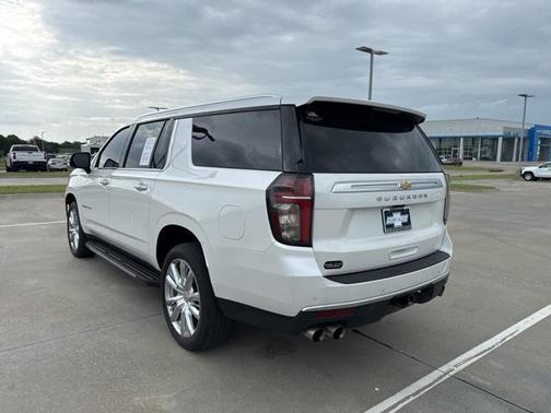 2022 Chevrolet Suburban 4WD High Country