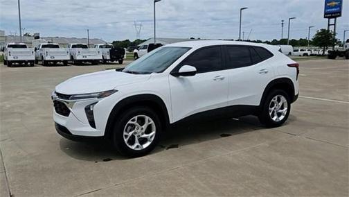 2025 Chevrolet Trax LS