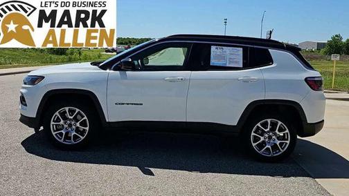 Bright White Clearcoat 2025 Jeep Compass Limited