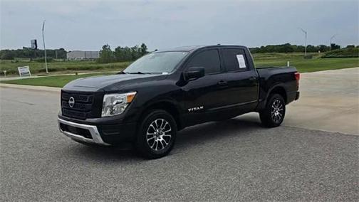 2023 Nissan Titan SV