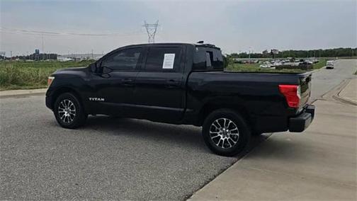 2023 Nissan Titan SV