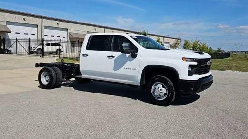 Summit White 2026 Chevrolet Silverado 3500 WT