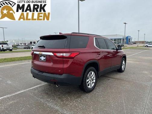 Cajun Red Tintcoat 2019 Chevrolet Traverse LT Cloth