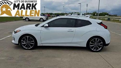 2019 Hyundai Veloster 2