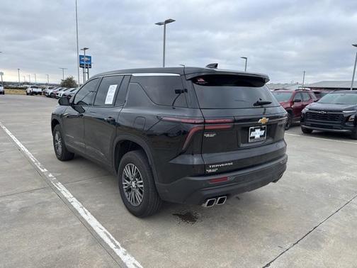 2024 Chevrolet Traverse LS