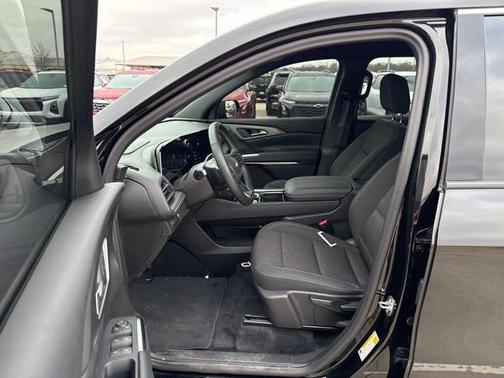 2024 Chevrolet Traverse LS