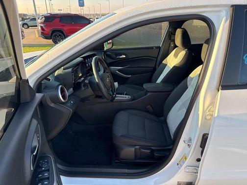 2025 Chevrolet Trax FWD 1RS