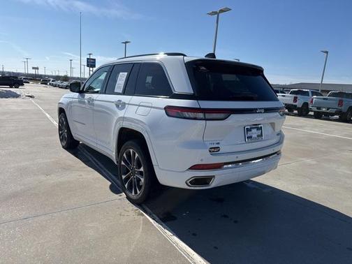 2022 Jeep Grand Cherokee 4xe Overland