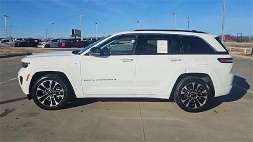 2022 Jeep Grand Cherokee 4xe Overland