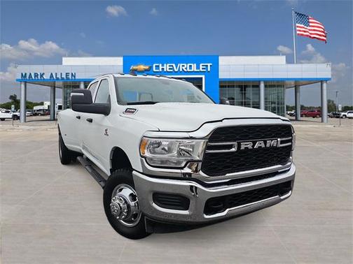 2024 RAM 3500 Tradesman Crew Cab 4x4 8' Box