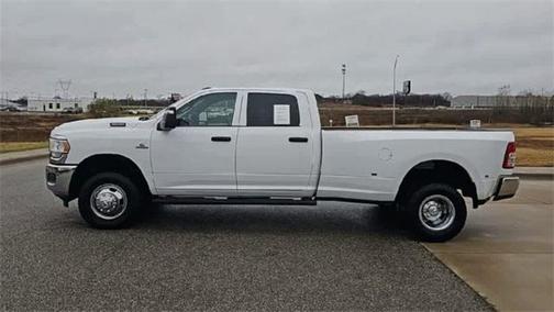 2024 RAM 3500 Tradesman Crew Cab 4x4 8' Box
