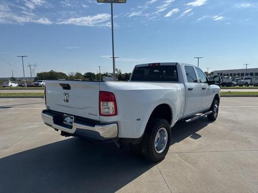 2024 RAM 3500 Tradesman Crew Cab 4x4 8' Box