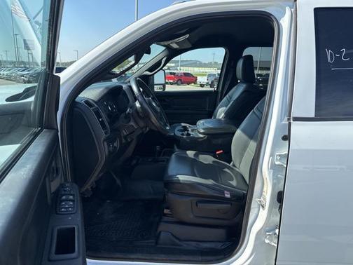 2024 RAM 3500 Tradesman Crew Cab 4x4 8' Box