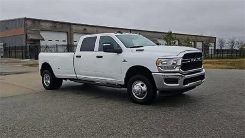 2024 RAM 3500 Tradesman Crew Cab 4x4 8' Box