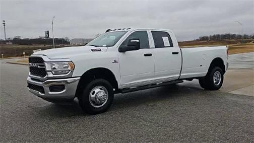 2024 RAM 3500 Tradesman Crew Cab 4x4 8' Box