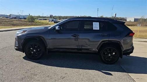 2023 Toyota RAV4 Hybrid SE