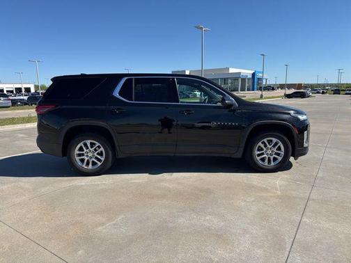 2022 Chevrolet Traverse LS