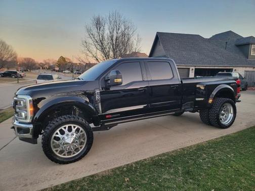 2023 Ford F-450 Lariat