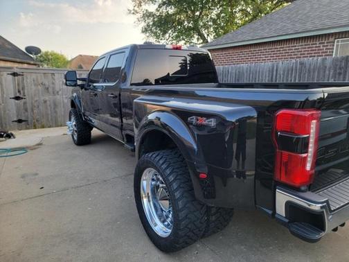 2023 Ford F-450 Lariat