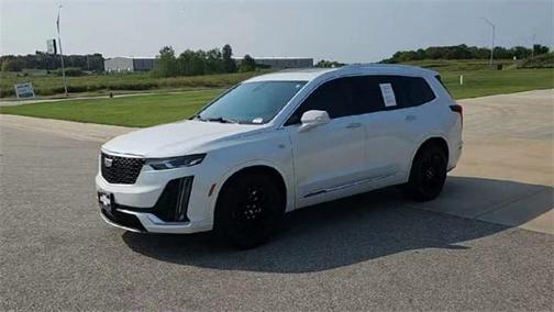 2022 Cadillac XT6 Luxury FWD