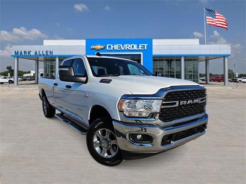 2024 RAM 3500 Big Horn Crew Cab 4x4 8' Box
