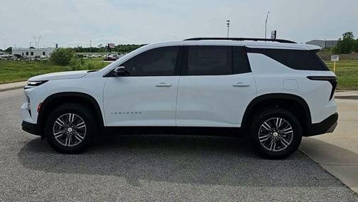 Summit White 2026 Chevrolet Traverse LT