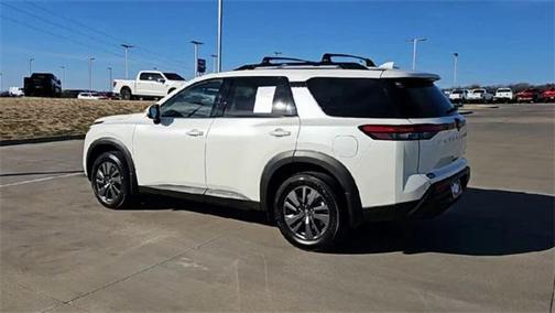 2023 Nissan Pathfinder SV FWD
