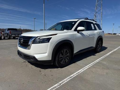 2023 Nissan Pathfinder SV FWD