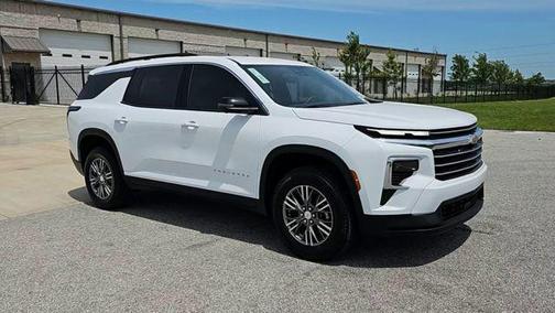 Summit White 2026 Chevrolet Traverse LT
