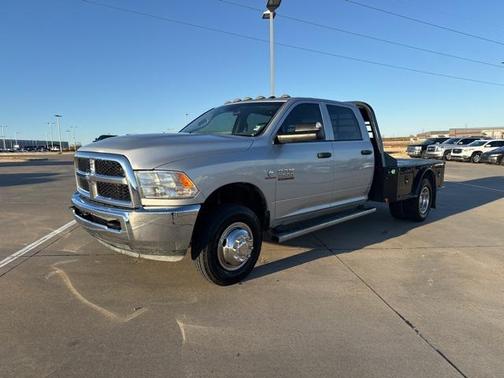 2017 RAM 3500 Tradesman Crew Cab 4x4 8' Box