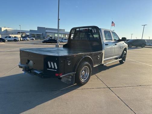 2017 RAM 3500 Tradesman Crew Cab 4x4 8' Box