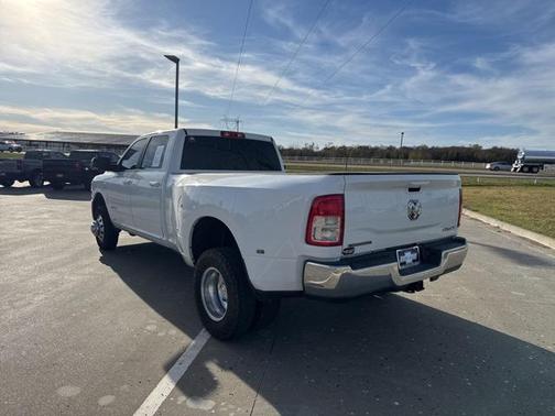 2022 RAM 3500 Big Horn Crew Cab 4x4 8' Box