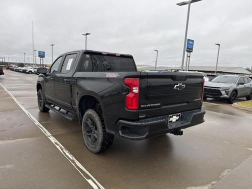 2022 Chevrolet Silverado 1500 Custom Trail Boss