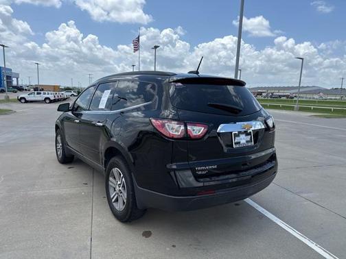 2017 Chevrolet Traverse 2LT